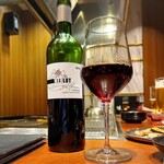 Suteki Aohige - 生ビールの後は赤ワインをオーダー！フランスボルドー産『テュヌヴァンJLバイ・テュヌヴァン』はメルロー品種のミディアムボディです(o^^o)軽やかで飲みやすい赤ワインでした！