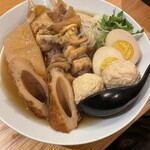 出汁と小鉢の和食 なのに - 