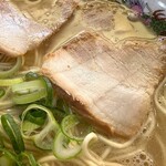 一楽ラーメン - 大盛りラーメン850円のチャーシュー！