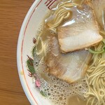 一楽ラーメン - 大盛りラーメン850円　左