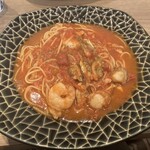 高崎カメレオン - 魚介の辛口トマトパスタ