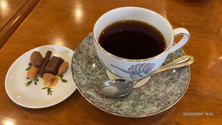 Cafe Macallan - ナッツとチョコレート付きの粋な計らい