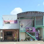 Yakiniku Kicchin Kura - 店入口は左下