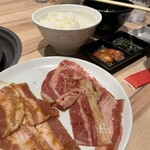 Kokusangyuu Yakiniku Kuidon - 