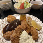 手作り洋食の店 ぱ・らんて - ぱらんてランチ ハンバーグとカキフライ