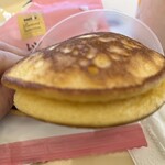 Dotoru Kohi Shoppu - 桜どら焼き　横から