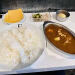 カレーの店 ボンベイ - チキンカレー辛さ普通(800円)