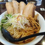 麺場 ふうらいぼう - 料理写真:淡麗しょうゆらーめん 800円 チャーシュー 220円