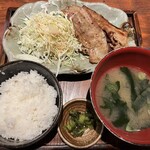 Tamachi Sumibikushiyaki Shoujikiya - 岩中豚バラ定食