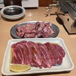 恵比寿焼肉 ホルモン富士 - 牛ツラミ　さがり　カシラ