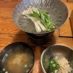 まる屋 - 蟹味噌汁、湯豆腐