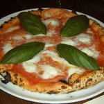 ア ミオ アージョ - 最高峰！水牛のモッツァレラ・ピッツァ（ＤＯＣ/ドック）