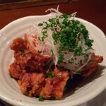 旬菜食卓 びすとろ KAZU - 地鶏の特製唐揚げ