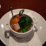 旬菜食卓 びすとろ KAZU - お通しのクリームチーズの西京漬け