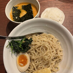 乃木坂ラーメン 東京食品 まる彦 - 