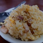 天津飯店 - ふんわり卵とチャーシューがしっかりと入っています。