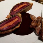 ラチュレ - ベキャスのパイ包み焼き　サルミソース