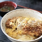 237308187 - ロースカツ丼(厚切りロース肉)980円（ご飯普通盛）