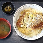 かつどんのかつどん家 - ロースカツ丼 (厚切りロース肉)