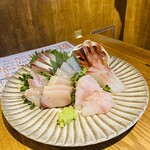 魚酒場 二つめ - 刺身盛り合わせ