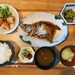 日本料理 h - 日替わりアッカランチ（メバル煮付・大根肉巻きフライ）