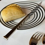 フランス料理 壺中天 - パン　上質な器とカトラリーにうっとり