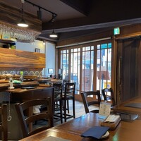 Seafood bar Ermitage 代々木店 - おしゃれな店内
