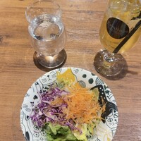 Seafood bar Ermitage 代々木店 - ランチセットはサラダとドリンク付き