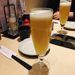 炭火焼鳥しげ - 白穂乃香　生酵母の濁ったビール　泡がクリーミーで美味しいビール