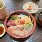 うまみ処 新月 - お昼から豪華なセット✨