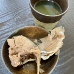 うまみ処 新月 - お通しのあら煮です。