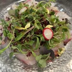 ワインバル 八十郎 - 鮮魚のカルパッチョ　山葵醤油ソース