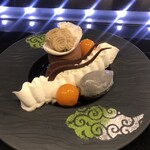 トシ・ヨロイヅカ 東京 - 