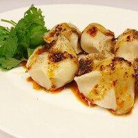 ニラたっぷり水餃子 ピリ辛ニンニクソース