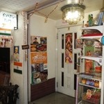 シンズキッチン - 入口もインド風