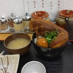 もつ煮込み みつ子 - 一本角煮定食