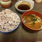 八千代味清 - 雑穀米大盛りとお味噌汁