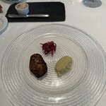 ラ・ブランシュ - ❷ 三陸産の牡蠣のソテー、牡蠣のフラン、赤キャベツ。