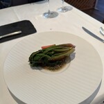 ラ・ブランシュ - ❸ ヤリイカのズッキーニ詰めのソテー、ほうれん草、トマト。