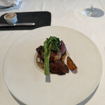 ラ・ブランシュ - ❼ 川俣軍鶏の黒米包み、レバー、ゴボウとトリュフのソース。