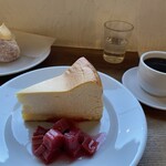 Kew - チーズケーキとハーフサイズドーナツのセット