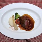 キャトルラパン - 蝦夷鹿のソテー すぐりのソース