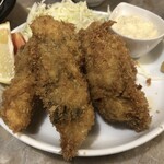 食宴和 - 大ぶりのカキフライ