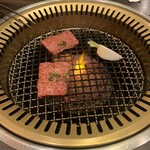 焼肉 鳳梨 - 上カルビ