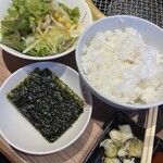 Gantetsu - ご飯、サラダ、韓国海苔