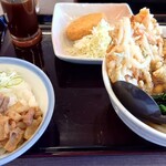 ファミリー食堂 山田うどん食堂 所沢インター店 - 