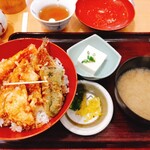 天磯 - ★天丼定食 1000円 小さな海老が2本、小さな白身魚、ピーマン、サツマイモと内容の割にCP高め！