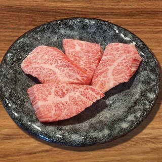 ＼Wagyu beef ribs／★Made with Japanese black beef. Reasonably priced and delicious.