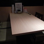 Uogashi Musashi - 店内テーブル席