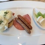 ユ・ラ・リ - エッグベネディクト/ソーセージ/カマンベールチーズ